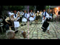 Κάτω από τον πλάτανο (1)